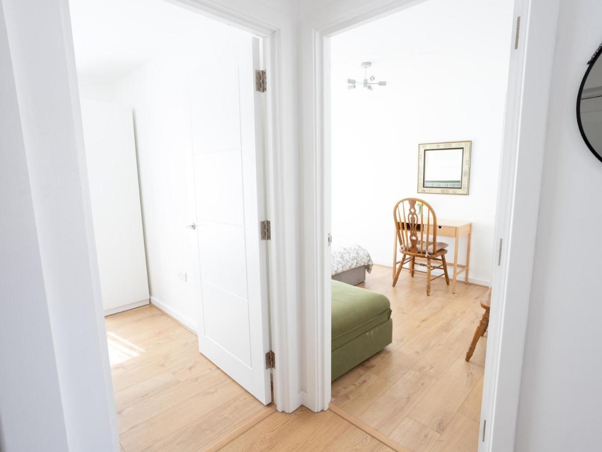 Pass The Keys Modern Stylish Apartment With Parking Bournemouth Exterior foto